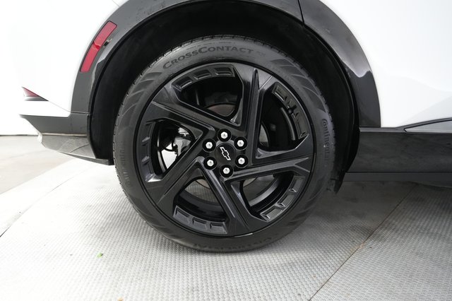 2024 Chevrolet Equinox EV — photo 17 of 21