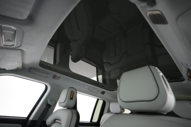 2024 Rivian R1S — photo 23 of 24