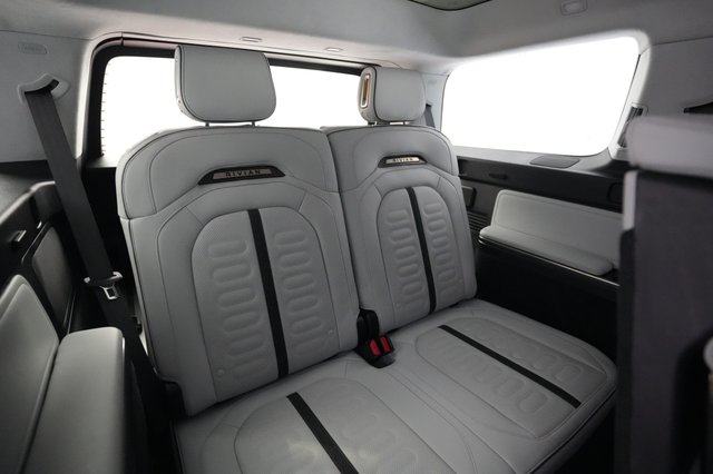2024 Rivian R1S — photo 20 of 24