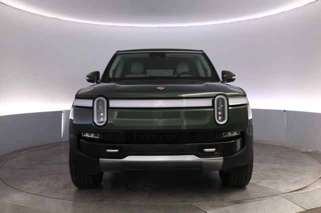 2024 Rivian R1S — photo 9 of 24
