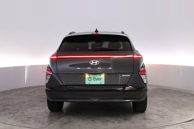2024 Hyundai Kona Electric — photo 12 of 22