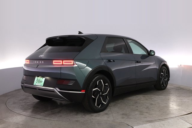 2024 Hyundai IONIQ 5 — photo 2 of 21
