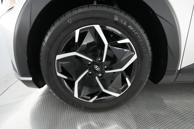 2023 Hyundai IONIQ 5 — photo 13 of 28