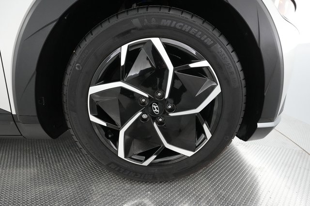 2023 Hyundai IONIQ 5 — photo 15 of 28