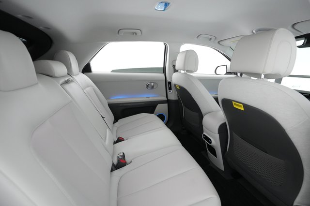 2023 Hyundai IONIQ 5 — photo 4 of 28
