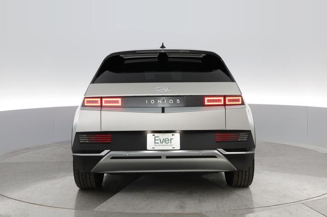 2023 Hyundai IONIQ 5 — photo 10 of 28
