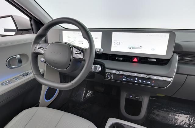 2023 Hyundai IONIQ 5 — photo 3 of 28