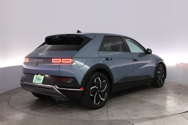 2024 Hyundai IONIQ 5 — photo 2 of 21