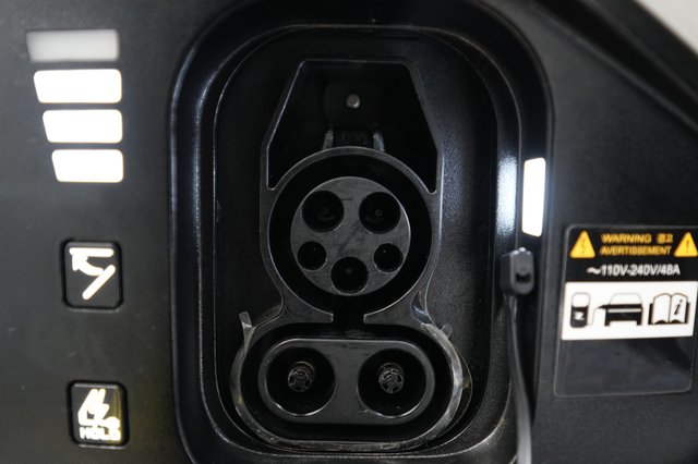 2024 Kia EV6 — photo 8 of 21