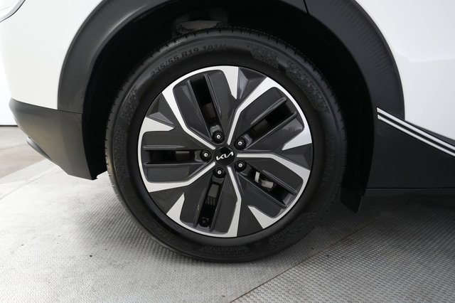 2024 Kia EV6 — photo 17 of 21