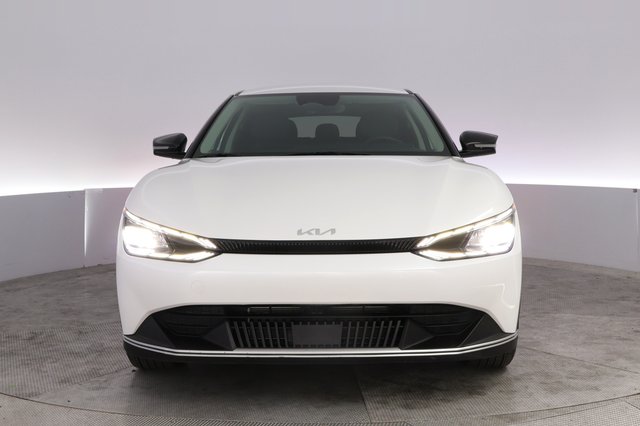 2024 Kia EV6 — photo 9 of 21