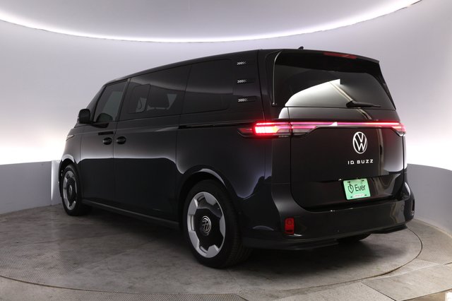 2025 Volkswagen ID.Buzz — photo 13 of 25