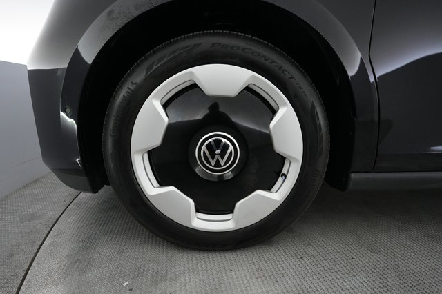 2025 Volkswagen ID.Buzz — photo 15 of 25