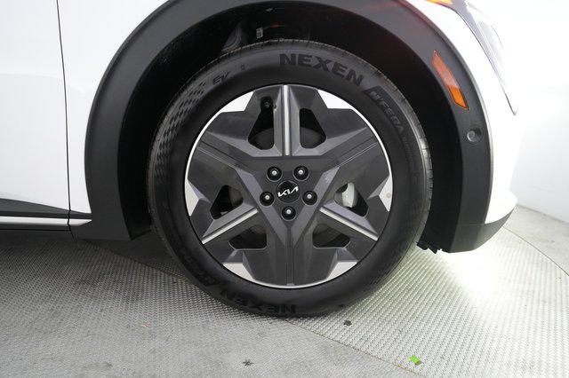 2025 Kia EV6 — photo 16 of 24