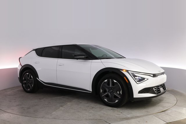 2025 Kia EV6 — photo 11 of 24