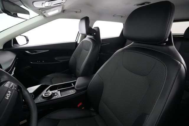 2025 Kia EV6 — photo 3 of 24