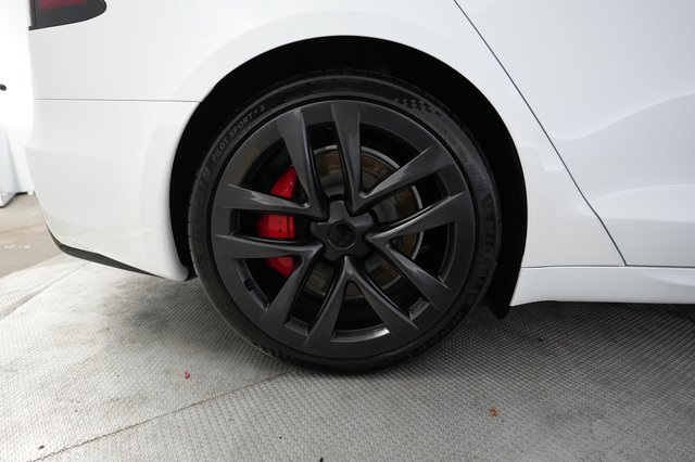 2025 Tesla Model S — photo 17 of 22
