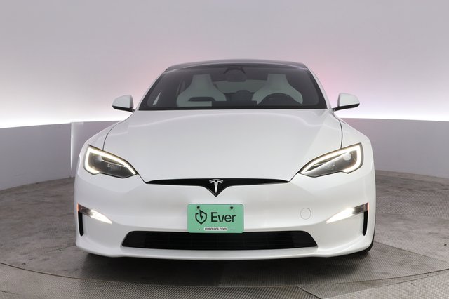 2025 Tesla Model S — photo 9 of 22