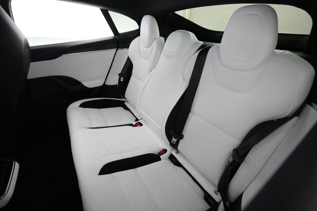 2025 Tesla Model S — photo 19 of 22