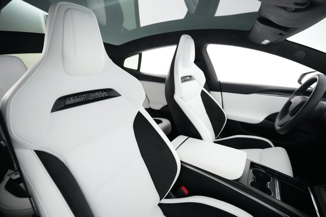 2025 Tesla Model S — photo 18 of 22