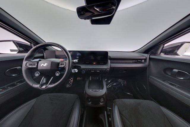 2025 Hyundai IONIQ 5 — photo 21 of 23