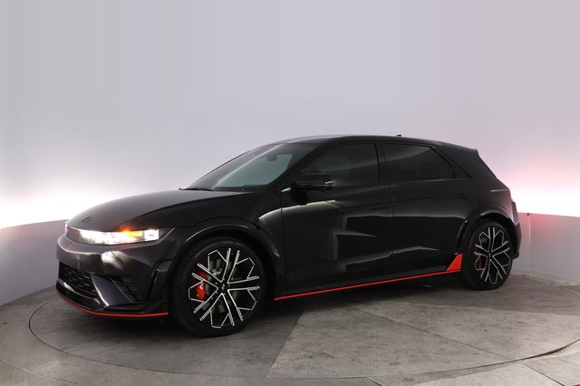 2025 Hyundai IONIQ 5 — photo 14 of 23