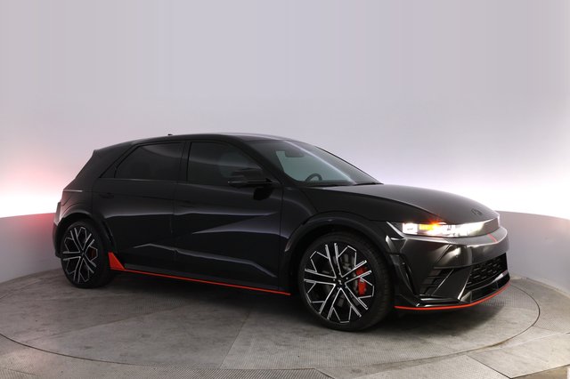 2025 Hyundai IONIQ 5 — photo 11 of 23