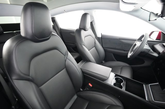 2026 Tesla Model Y — photo 18 of 21