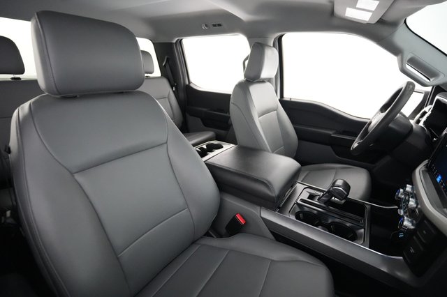 2022 Ford F-150 Lightning — photo 12 of 15