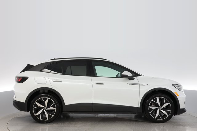2025 Volkswagen ID.4 — photo 10 of 18