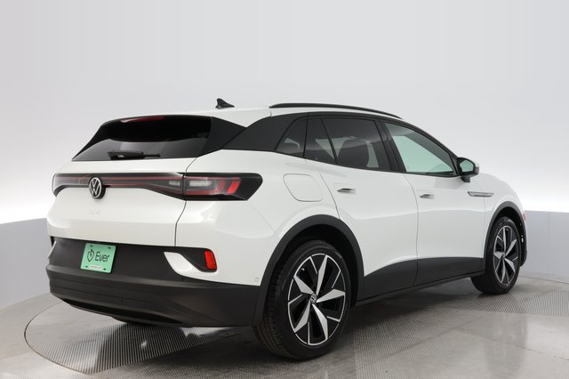 2025 Volkswagen ID.4 — photo 2 of 18