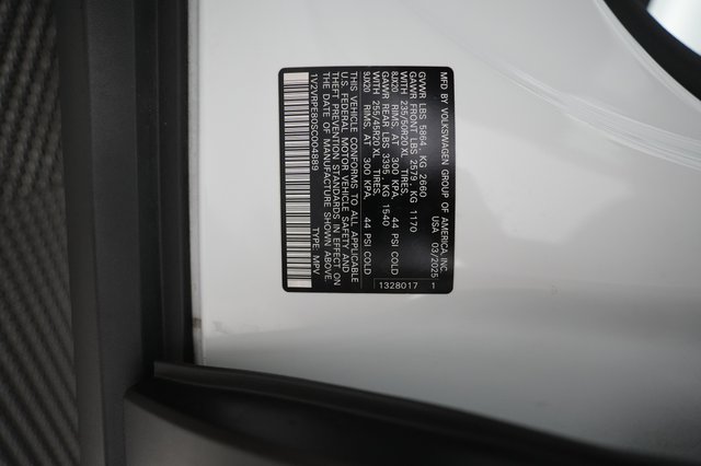 2025 Volkswagen ID.4 — photo 18 of 18
