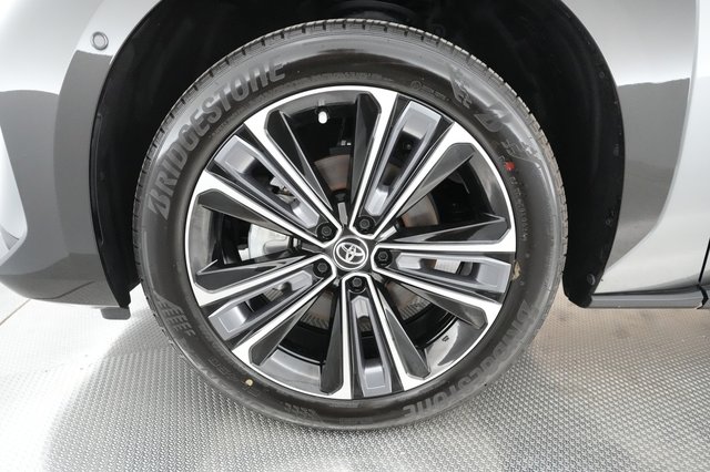 2024 Toyota bZ4X — photo 13 of 29