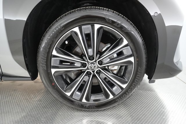 2024 Toyota bZ4X — photo 15 of 29