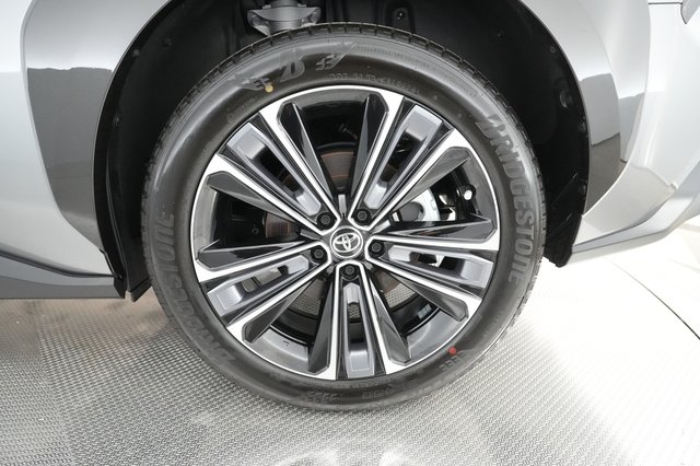 2024 Toyota bZ4X — photo 14 of 29