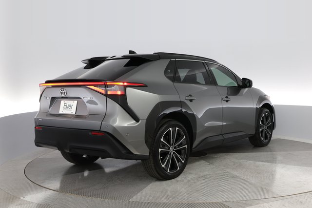 2024 Toyota bZ4X — photo 9 of 29