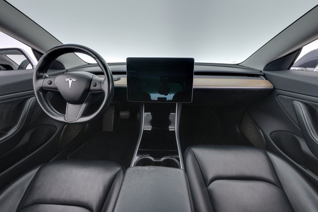 2018 Tesla Model 3 — photo 21 of 26