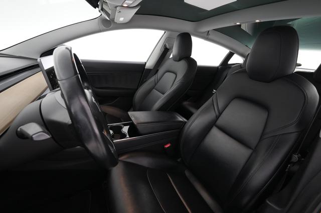 2018 Tesla Model 3 — photo 3 of 26