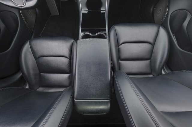 2018 Tesla Model 3 — photo 22 of 26