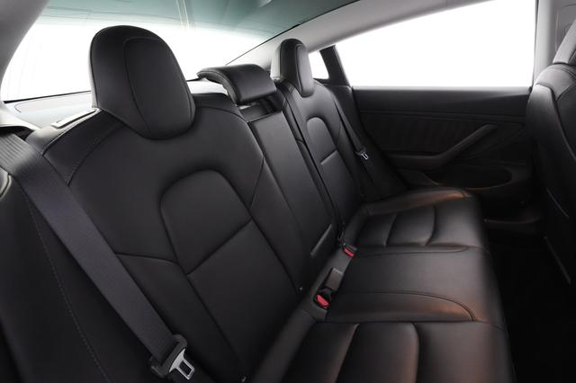 2018 Tesla Model 3 — photo 4 of 26