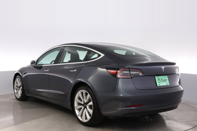 2018 Tesla Model 3 — photo 13 of 26