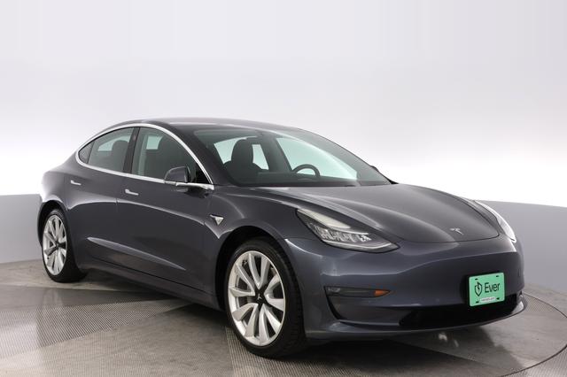 2018 Tesla Model 3 — photo 10 of 26