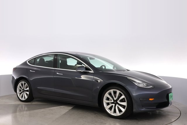 2018 Tesla Model 3 — photo 11 of 26