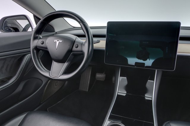 2018 Tesla Model 3 — photo 20 of 26