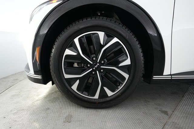 2022 Kia EV6 — photo 15 of 21