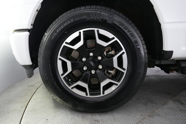 2023 Ford F-150 Lightning — photo 9 of 15