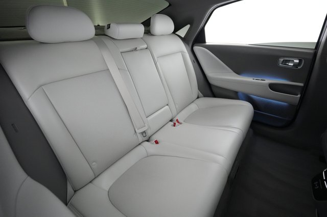 2023 Hyundai IONIQ 6 — photo 4 of 21