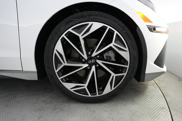 2023 Hyundai IONIQ 6
