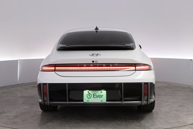 2023 Hyundai IONIQ 6 — photo 12 of 21