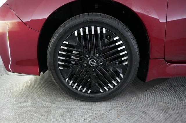 2024 Nissan LEAF